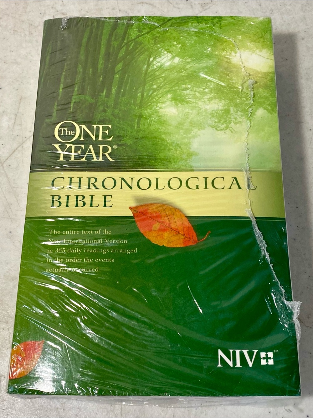 The One Year Chronological Bible NIV (Softcover) Tyndale Daily Reading Paperback